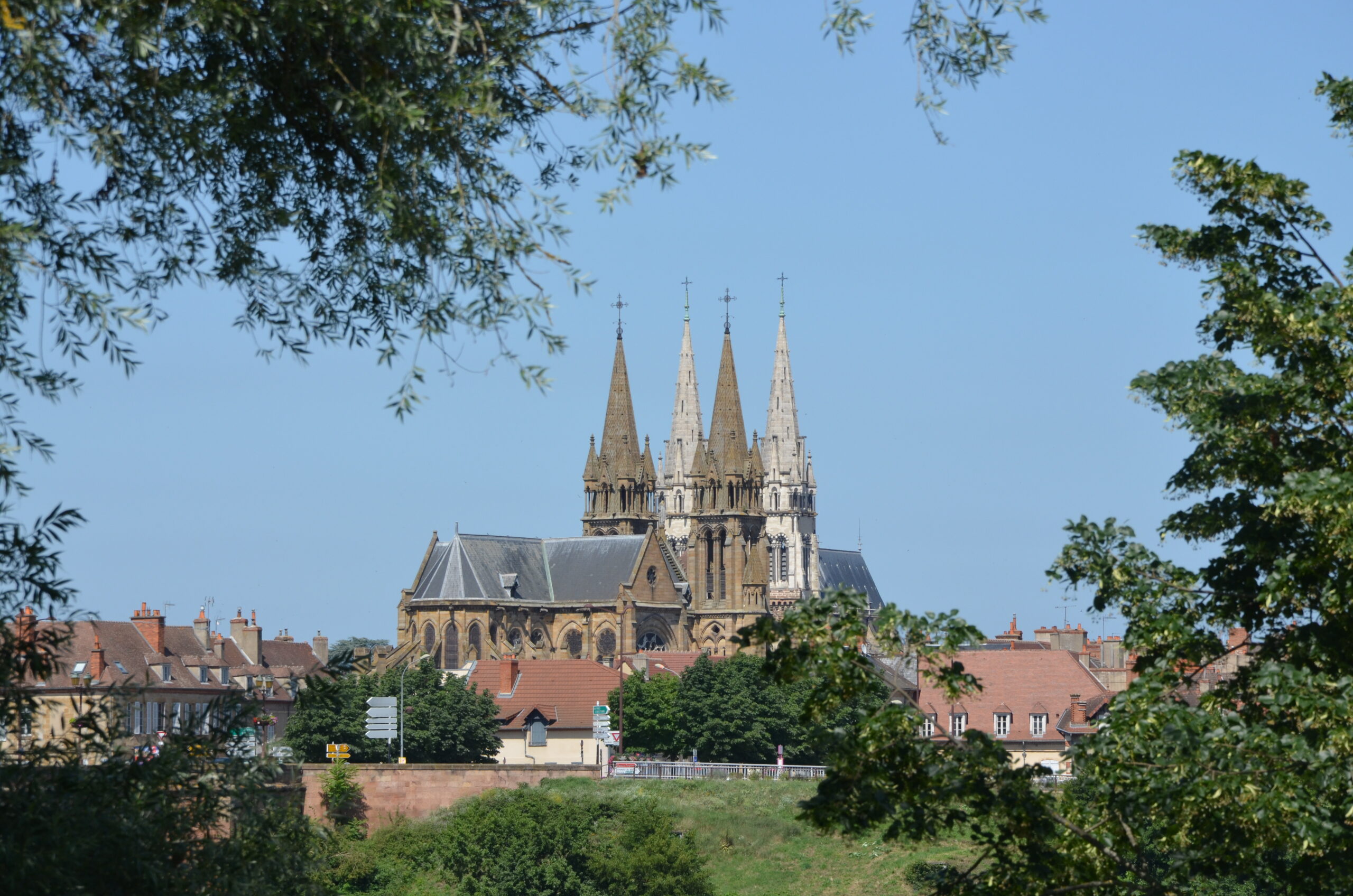 A tall building with a balcony and balconies